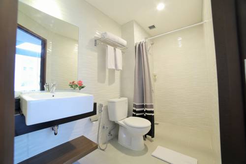 Imagen de la habitación del Hotel Ozone Pantai Indah Kapuk. Foto 5