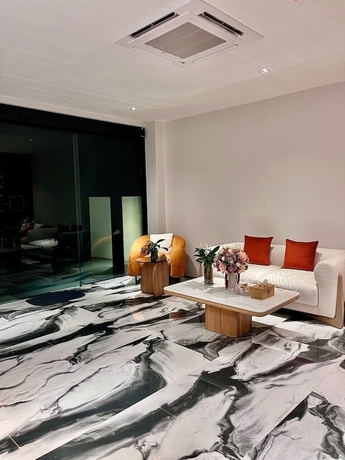 Imagen de los interiores del Hotel Ozone hotel khhanom. Foto 16