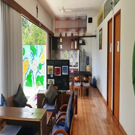 Imagen general del Hotel Ozora Tiying Tutul Hostel Canggu - Adults Only. Foto 14