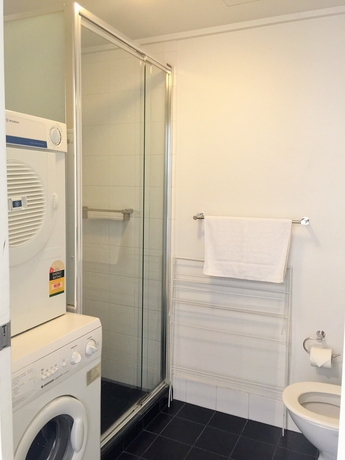 Imagen de la habitación del Hotel Ozstays Katz Apartments. Foto 2