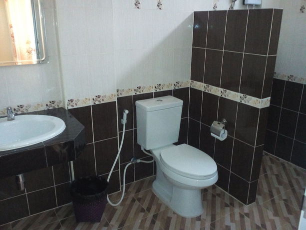 Imagen de los exteriores del Hotel P and P Place Apartment Kanchanaburi. Foto 11