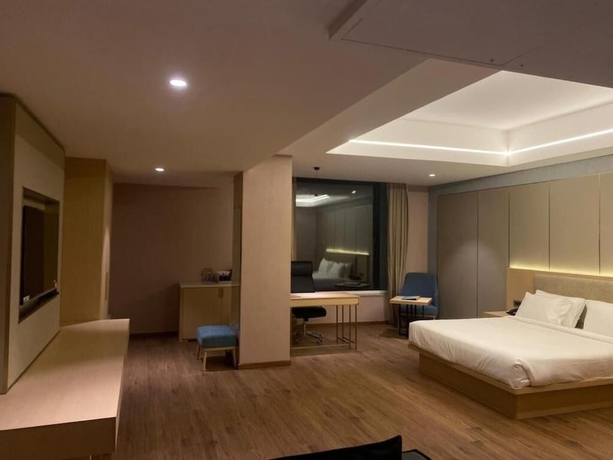Imagen de la habitación del Hotel P4 City Center Jabalpur. Foto 9
