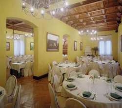 Imagen del bar/restaurante del Hotel PALACIO DE LA VEGA. Foto 2