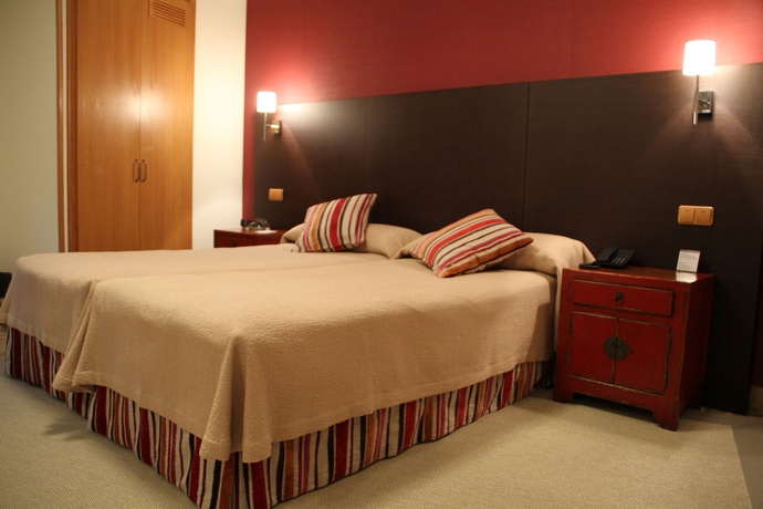 Imagen de la habitación del Hotel PALACIO DOS OLIVOS. Foto 4