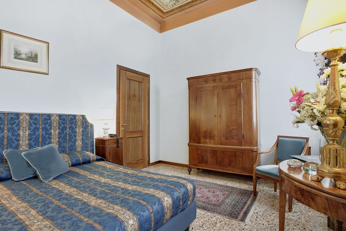 Imagen de la habitación del Hotel PALAZZO SCHIAVONI. Foto 4