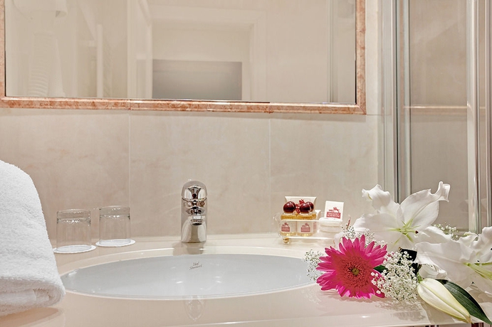 Imagen de la habitación del Hotel PALAZZO SCHIAVONI. Foto 10