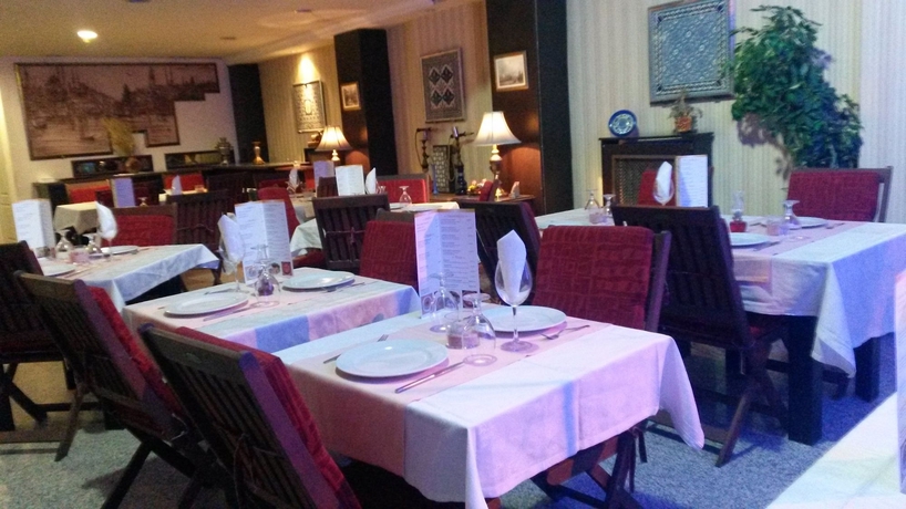 Imagen del bar/restaurante del Hotel PAMPHYLIA. Foto 2
