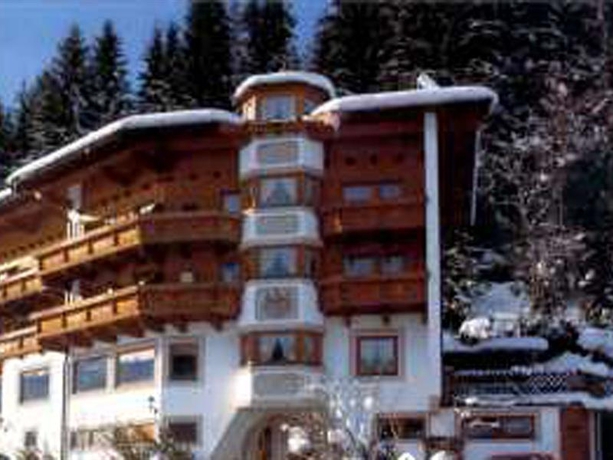 Imagen general del Hotel PANORAMAHOTEL SCHWENDBERGERHOF. Foto 5