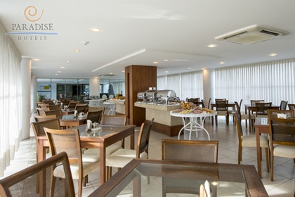 Imagen del bar/restaurante del Hotel PARADISE BLUE MARLIN. Foto 2