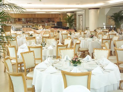 Imagen del bar/restaurante del Hotel PARADISE GOLF LAKE AND RESORT. Foto 2