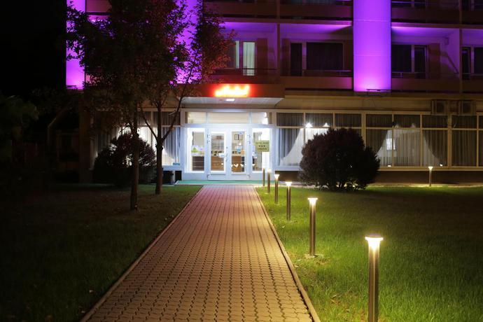 Imagen de los exteriores del Hotel PARC, Craiova. Foto 10