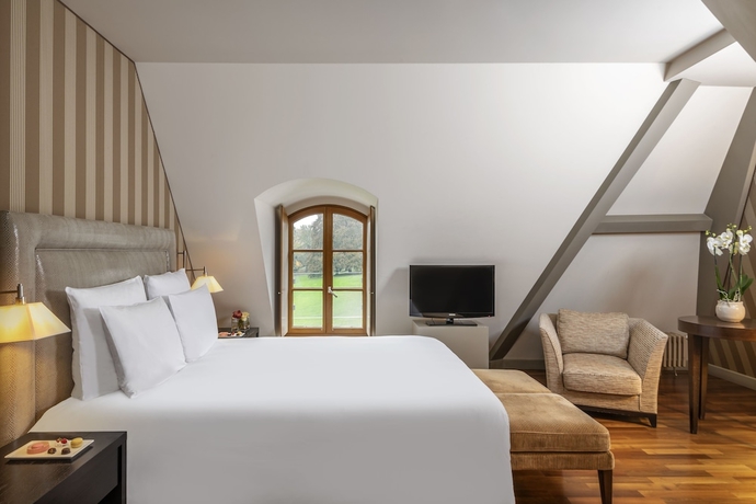 Imagen de la habitación del Hotel PARC DES EAUX VIVES. Foto 5
