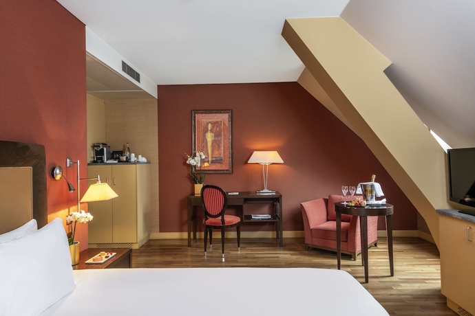 Imagen de la habitación del Hotel PARC DES EAUX VIVES. Foto 11