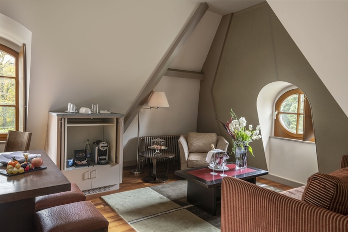 Imagen de la habitación del Hotel PARC DES EAUX VIVES. Foto 13