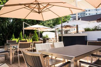 Imagen de los exteriores del Hotel PARC Hotel Slatina. Foto 13