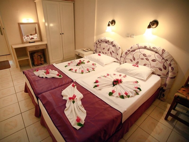 Imagen general del Hotel PARILTI. Foto 1