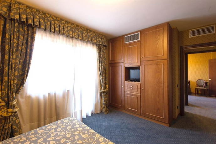 Imagen de los interiores del Hotel PARK HOTEL BLANC ET NOIR. Foto 15