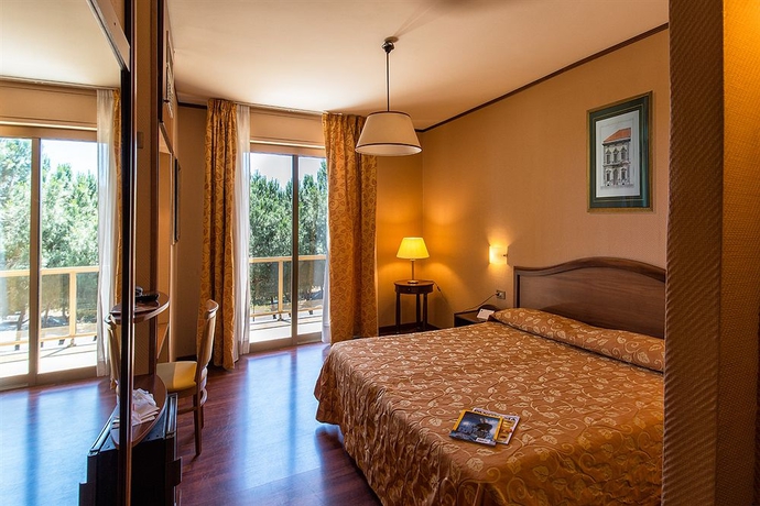 Imagen de la habitación del Hotel PARK HOTEL BLANC ET NOIR. Foto 10