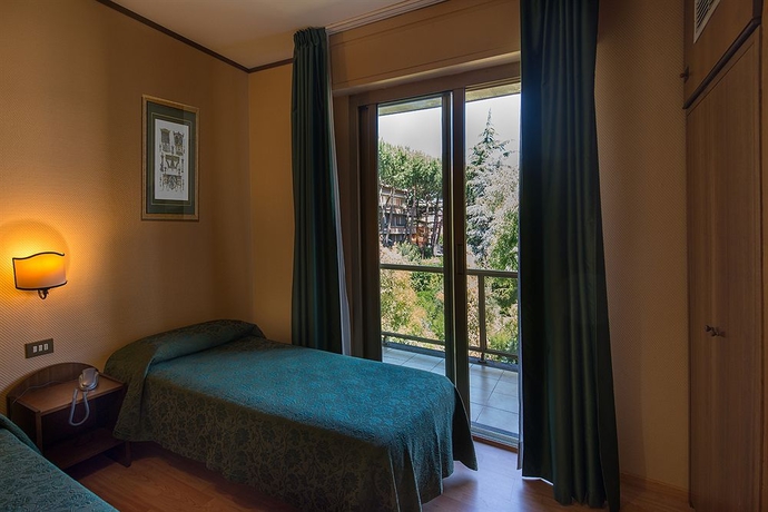 Imagen de la habitación del Hotel PARK HOTEL BLANC ET NOIR. Foto 11