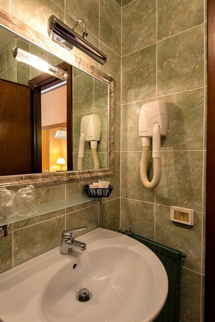 Imagen de la habitación del Hotel PARK HOTEL BLANC ET NOIR. Foto 12