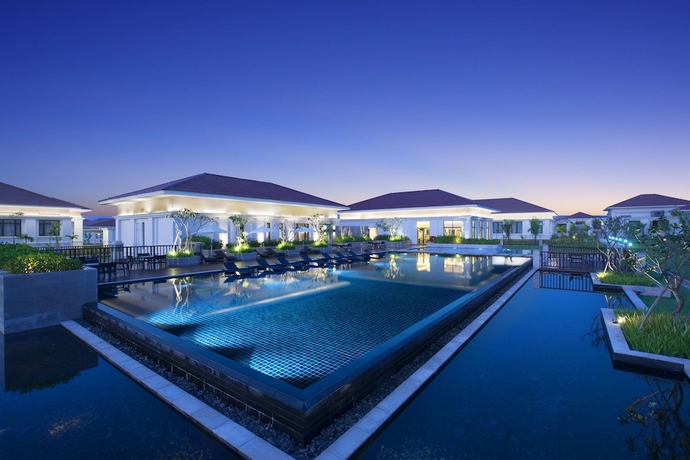 Imagen de la piscina del Hotel PARKROYAL Nay Pyi Taw. Foto 18