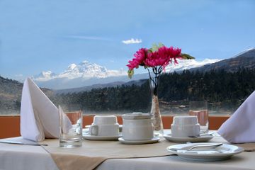 Imagen del bar/restaurante del Hotel PASTORURI. Foto 3