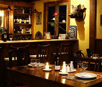 Imagen del bar/restaurante del Hotel PATAGONIA REBELDE HOSTER&Iacute;A. Foto 5