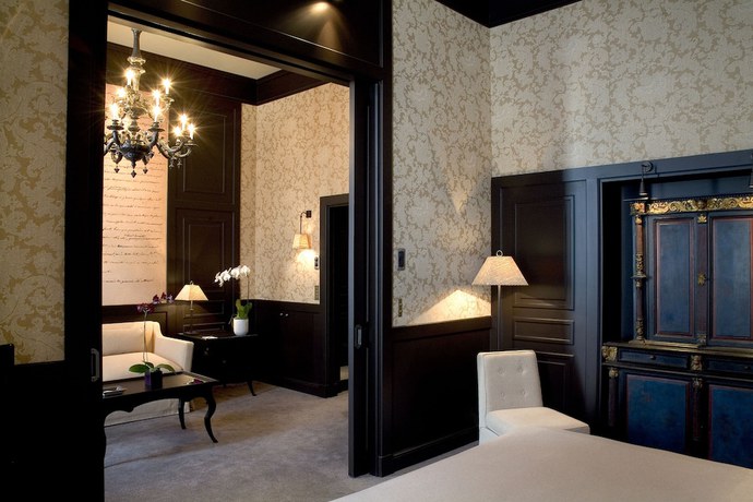 Imagen de la habitación del Hotel PAVILLON DE LA REINE. Foto 14