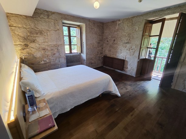 Imagen de la habitación del Hotel PAZO DA BUZACA. Foto 12
