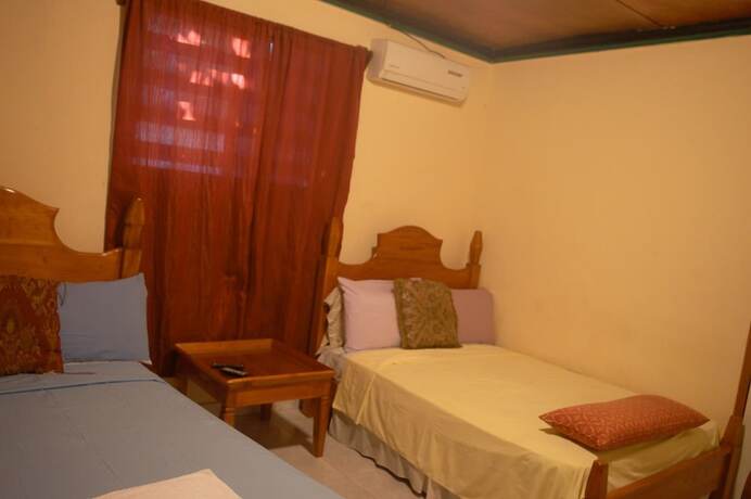 Imagen de la habitación del Hotel PC ENTREPRISES. Foto 17