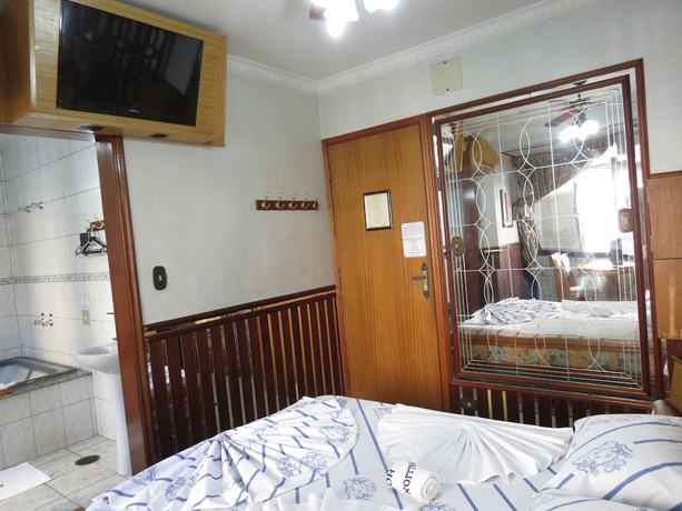 Imagen de la habitación del Hotel PC. Foto 10
