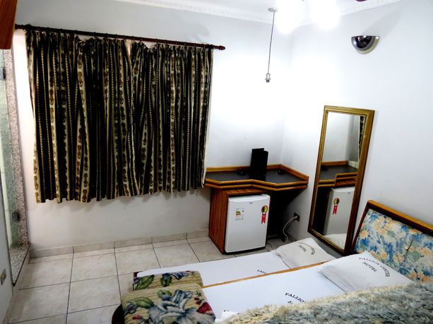 Imagen de la habitación del Hotel PC. Foto 11