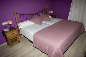 Imagen de la habitación del Hotel PEIRA BLANCA. Foto 4