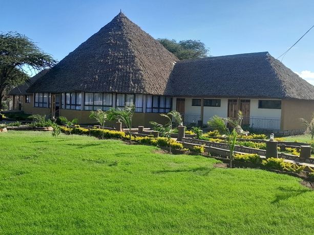 Imagen del bar/restaurante del Hotel PENETY AMBOSELI RESORT. Foto 11