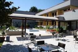 Imagen de los exteriores del Hotel PENNILE. Foto 5