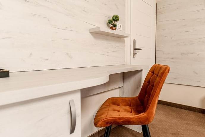 Imagen de la habitación del Hotel PENSIUNEA ELISEI. Foto 4