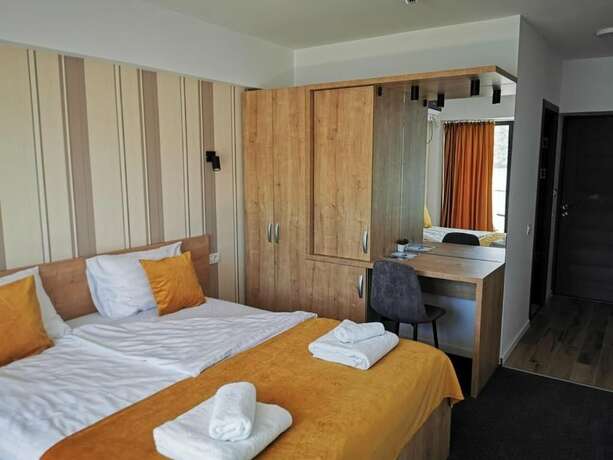 Imagen general del Hotel PENSIUNEA SUNSHINE. Foto 2