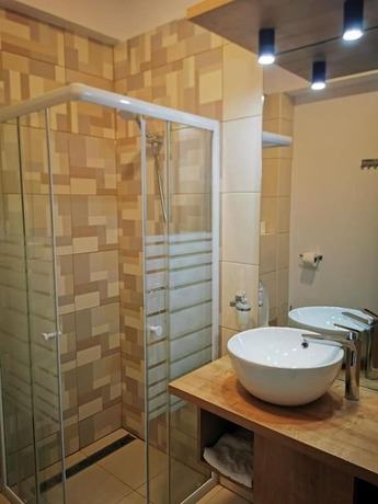 Imagen general del Hotel PENSIUNEA SUNSHINE. Foto 9