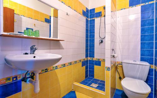 Imagen de la habitación del Hotel PENZI&Oacute;N QUATRO II 250m od k&uacute;paliska. Foto 15