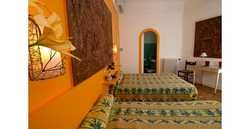 Imagen de la habitación del Hotel PERON. Foto 4