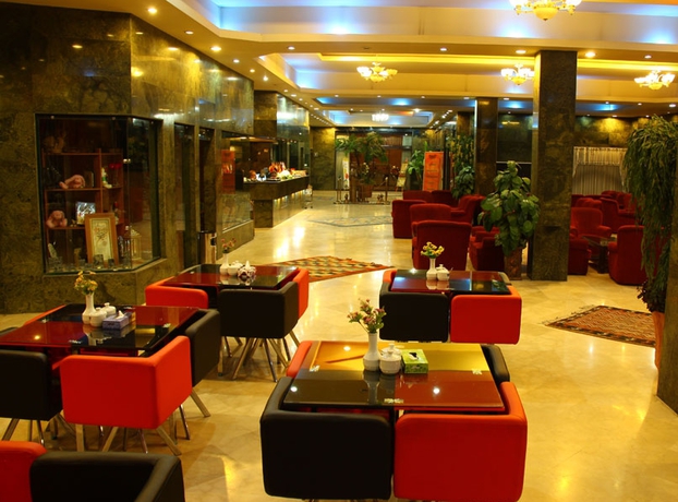 Imagen del bar/restaurante del Hotel PERSEPOLIS INTERNATIONAL. Foto 3