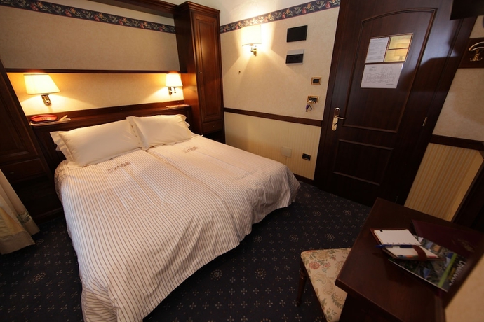 Imagen de la habitación del Hotel PETIT PRINCE. Foto 3