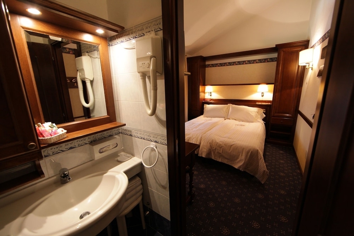 Imagen de la habitación del Hotel PETIT PRINCE. Foto 14