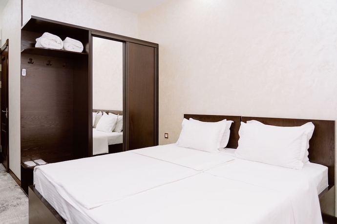Imagen de la habitación del Hotel PGA. Foto 13