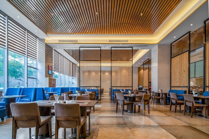 Imagen del bar/restaurante del Hotel PHOENIX HILL. Foto 3