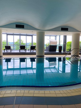 Imagen de la piscina del Hotel PH&Ouml;NIX, Bergneustadt. Foto 20