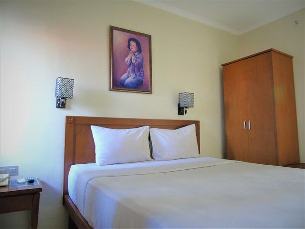 Imagen de la habitación del Hotel PIA Cirebon. Foto 19