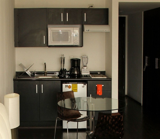 Imagen de la habitación del Hotel PIA SUITES. Foto 3