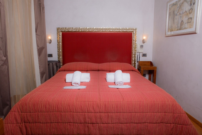 Imagen de la habitación del Hotel PIAVE. Foto 5