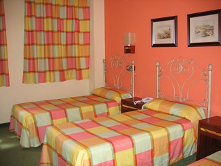 Imagen de la habitación del Hotel PICASSO, El Viso del Alcor. Foto 5